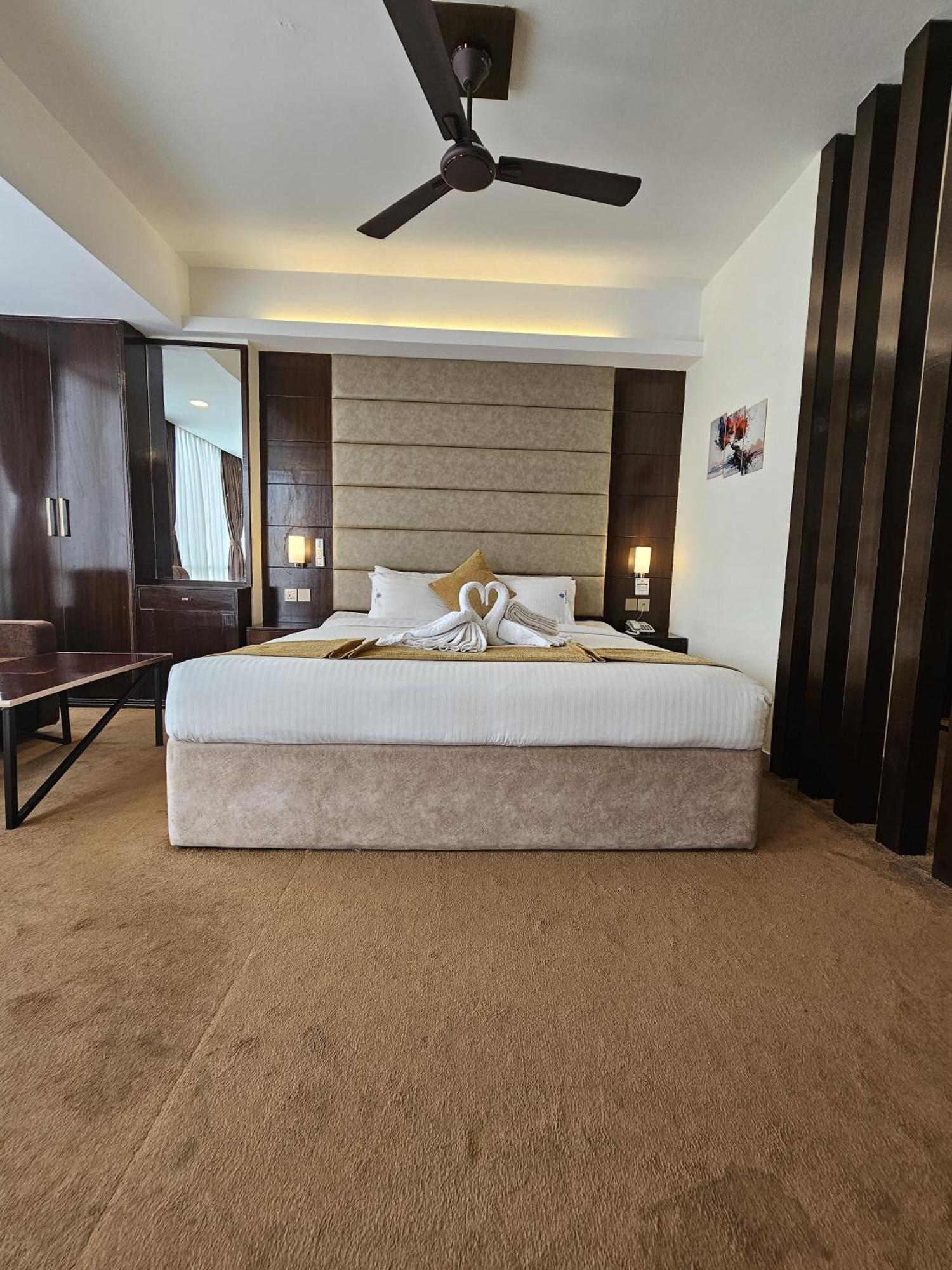 White Park Hotel & Suites Čitágáon Exteriér fotografie